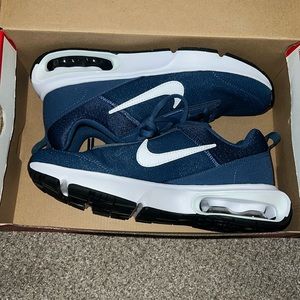 nike air max intrlk lite gs mystic navy/white NEW IN BOX